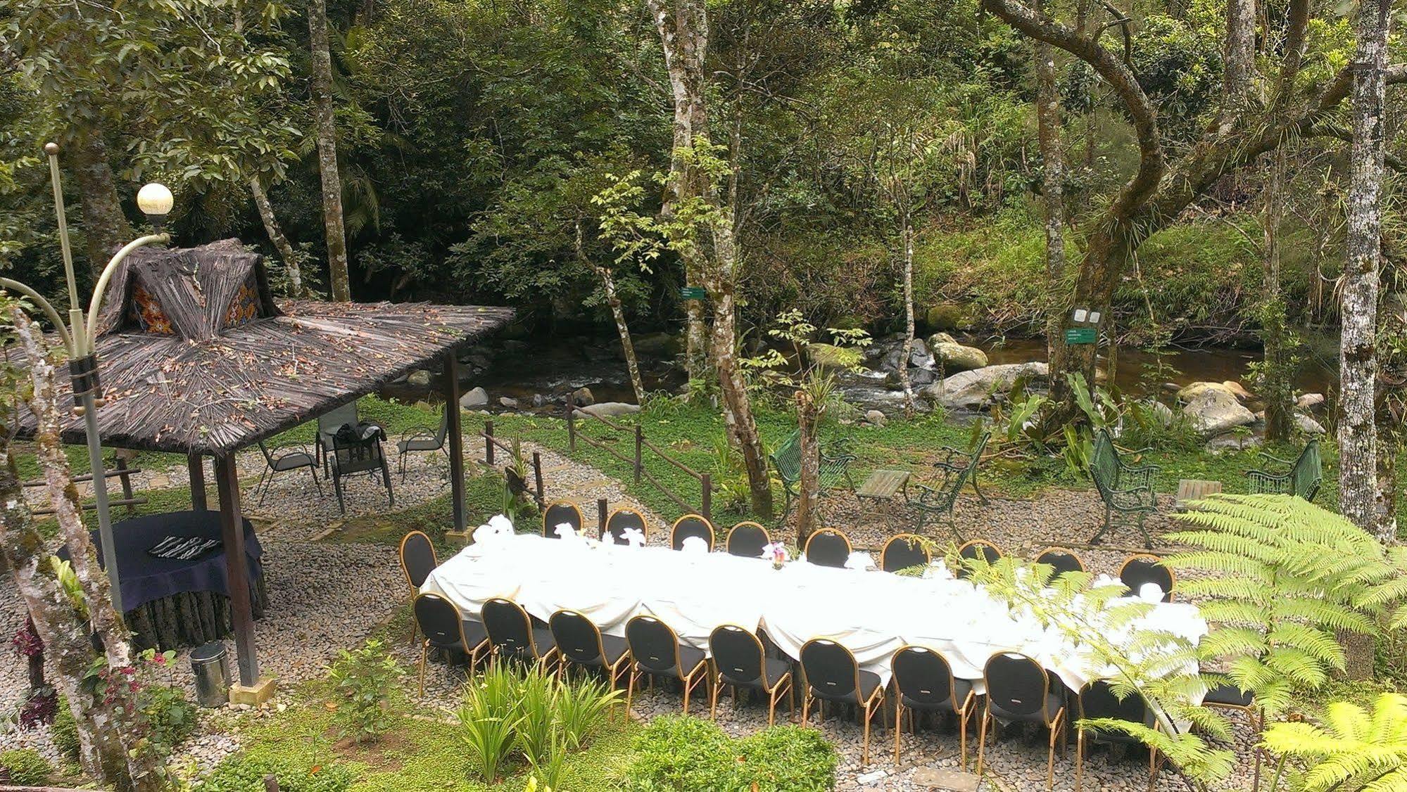 Taman Simalem Resort Tongging Exterior photo